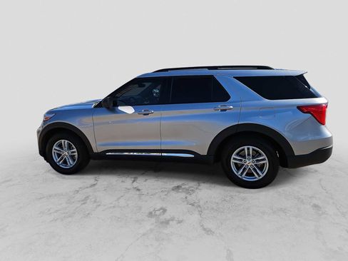 Used 2022 Ford Explorer XLT image 5