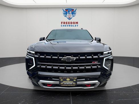 Used 2025 Chevrolet Suburban Z71 AWD/4WD image 9