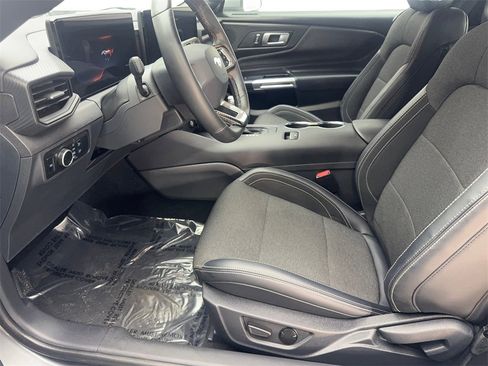 Used 2025 Ford Mustang Coupe image 25