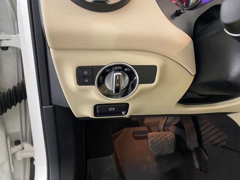 Used 2018 Mercedes-Benz GLA 250 image 16