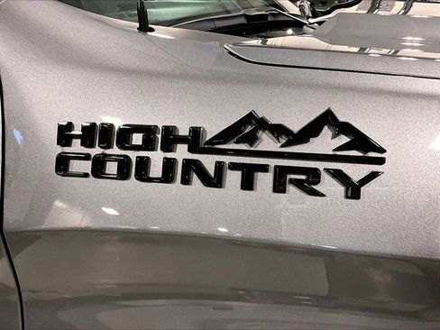 Used 2022 Chevrolet Silverado 1500 High Country w/ Technology Package AWD/4WD image 29