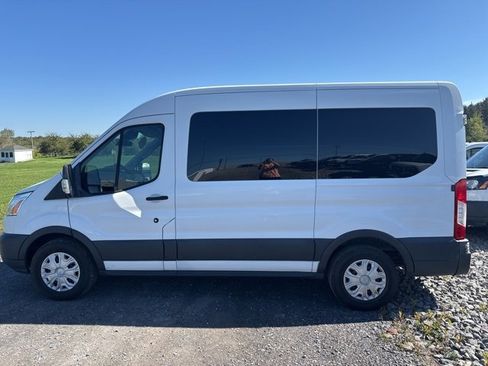 Used 2017 Ford Transit 150 XLT image 5