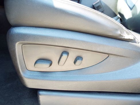 Used 2015 Chevrolet Suburban LTZ image 25