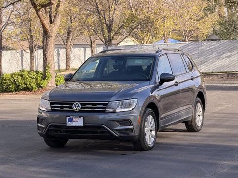 Used 2020 Volkswagen Tiguan S image 9