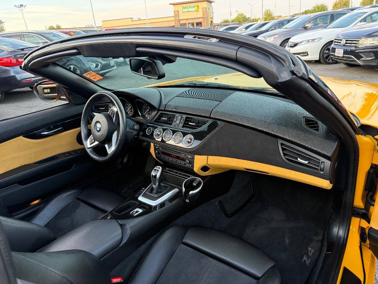 Used 2012 BMW Z4 sDrive28i w/ Exclusive Citrus Yellow Pkg RWD image 14