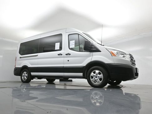 Certified 2019 Ford Transit 350 XLT image 4