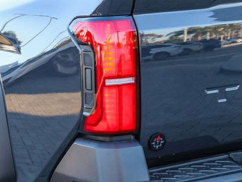 Used 2024 Toyota Tacoma Trailhunter image 13