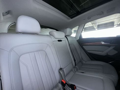 Used 2022 Audi Q5 2.0T Premium w/ Convenience Package AWD/4WD image 26