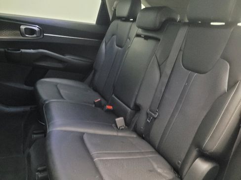Used 2022 Kia Sorento S w/ Panoramic Sunroof Package FWD image 18