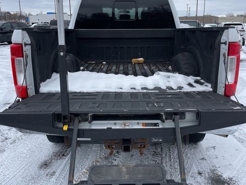 Used 2019 Ford F250 XLT w/ XLT Premium Package image 16