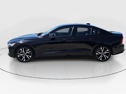 Used 2024 Volvo S60 B5 Plus FWD image 8