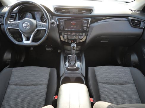 Used 2020 Nissan Rogue Sport SV w/ All-Weather Package image 10