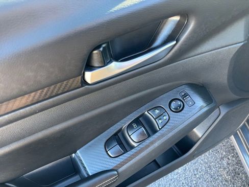 Used 2024 Nissan Altima 2.5 SV image 16