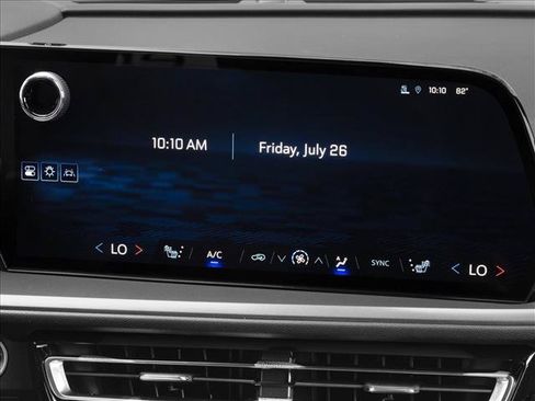 New 2026 Chevrolet Traverse LT w/ Driver Confidence Package AWD/4WD image 7