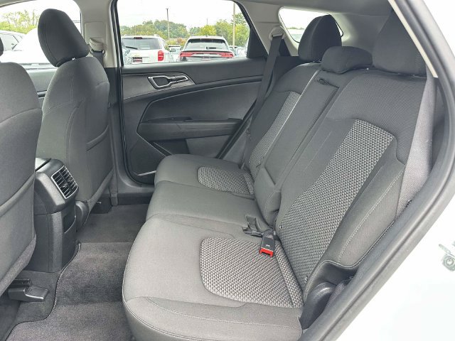 Used 2024 Kia Sportage LX AWD/4WD image 12