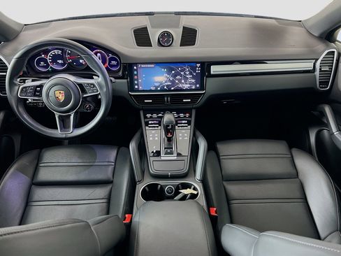 Used 2022 Porsche Cayenne Platinum Edition w/ Premium Package Plus image 25