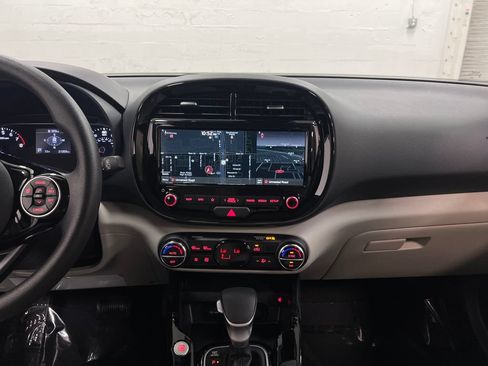 Used 2022 Kia Soul S FWD image 20