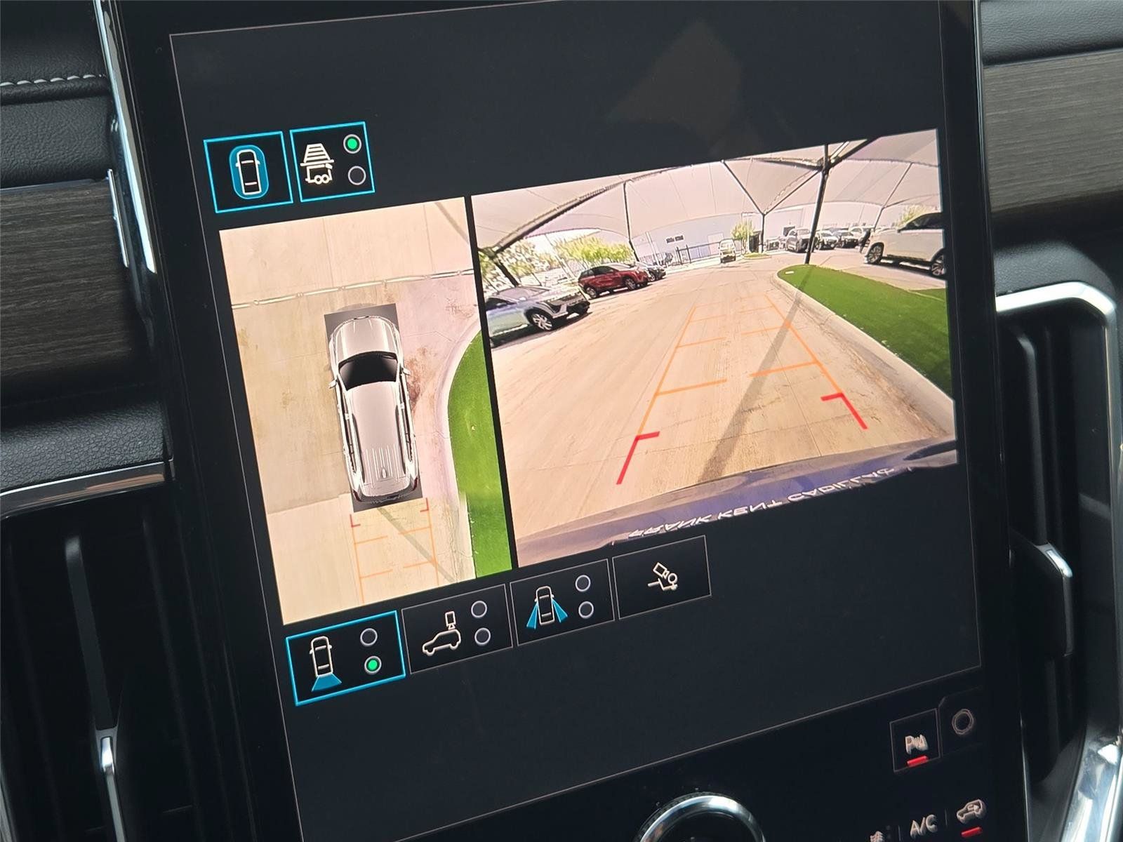 Used 2025 GMC Acadia Denali w/ LPO, Floor Liner Package AWD/4WD image 20
