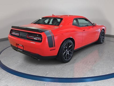 Used 2017 Dodge Challenger R/T Scat Pack RWD image 6