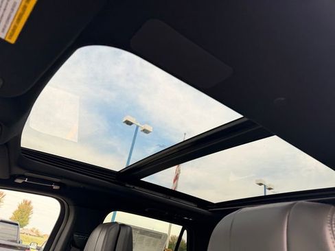 New 2025 Lincoln Navigator Reserve w/ Jet Appearance Package image 37