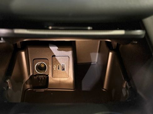 Used 2025 Ford Explorer Active w/ Active Comfort Package image 89