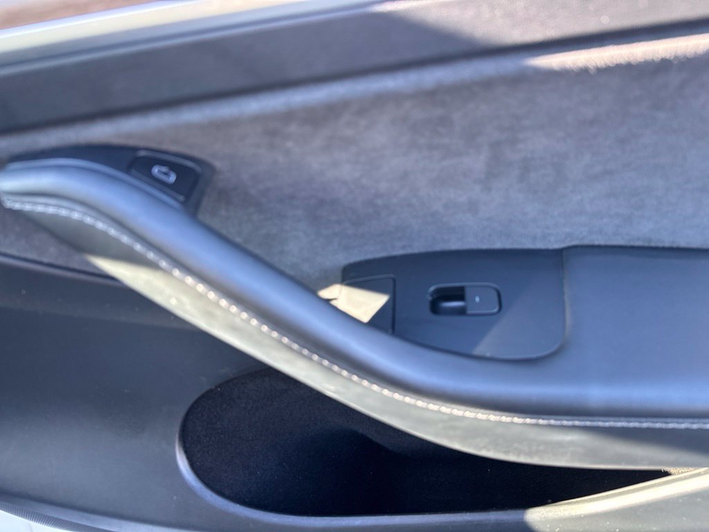 Used 2023 Tesla Model Y Long Range AWD/4WD image 25