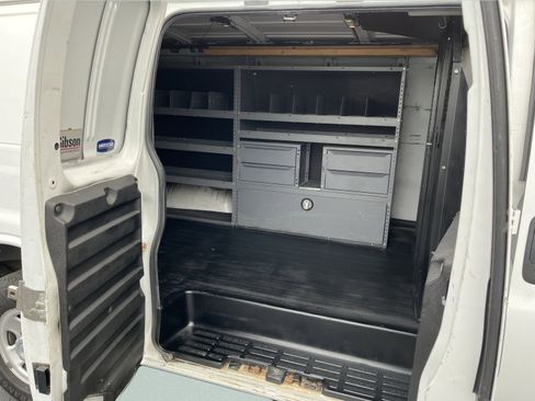 Used 2017 Chevrolet Express 2500 image 6