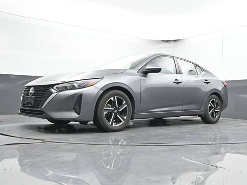 Used 2024 Nissan Sentra SV FWD image 36