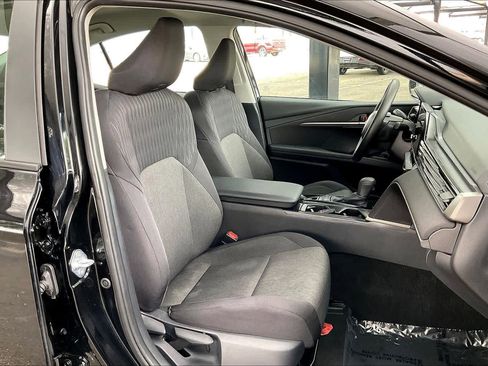 Used 2025 Toyota Camry LE image 8