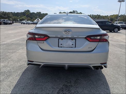 Used 2022 Toyota Camry SE w/ Audio Upgrade Package FWD image 6