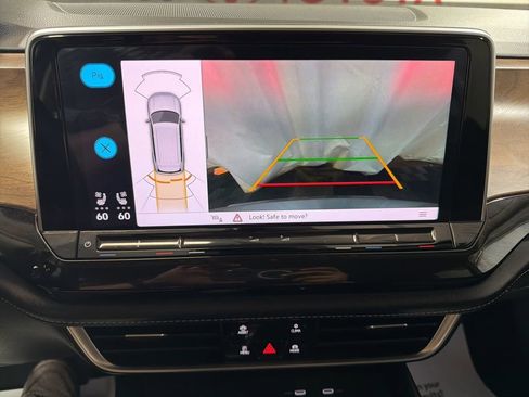 Used 2025 Volkswagen Atlas SE image 32