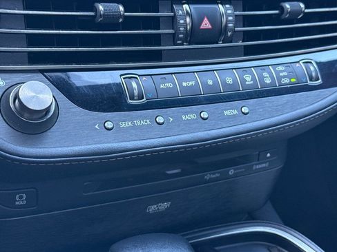 Used 2020 Lexus LS 500 w/ Interior Upgrade Package RWD image 23