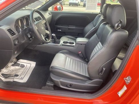 Used 2009 Dodge Challenger R/T RWD image 12