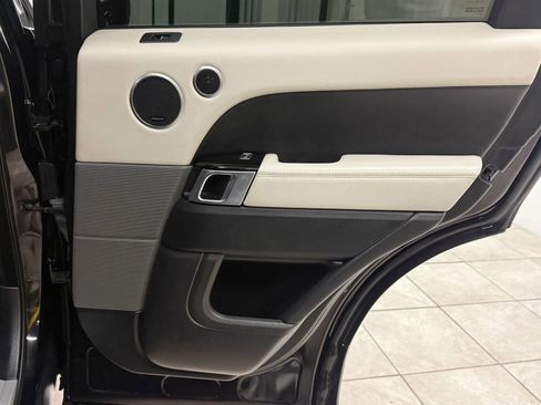 Used 2016 Land Rover Range Rover Sport HSE image 21