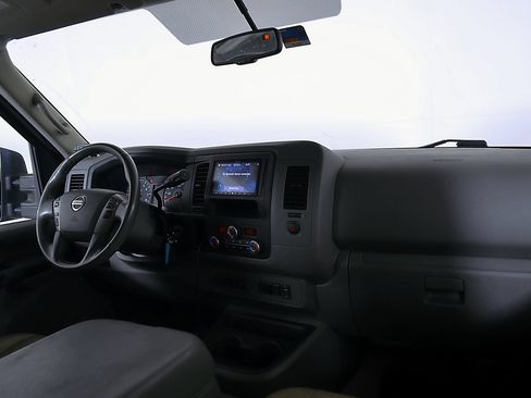 Used 2017 Nissan NV 3500 SL RWD image 26