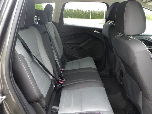 Used 2016 Ford Escape SE FWD image 17