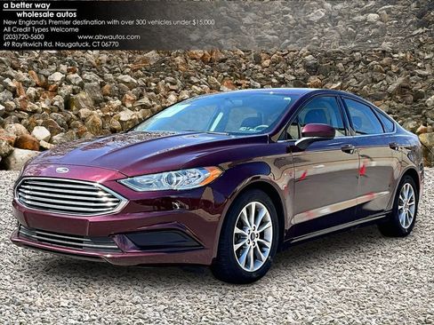 Used 2017 Ford Fusion SE w/ Fusion SE Technology Package FWD image 1