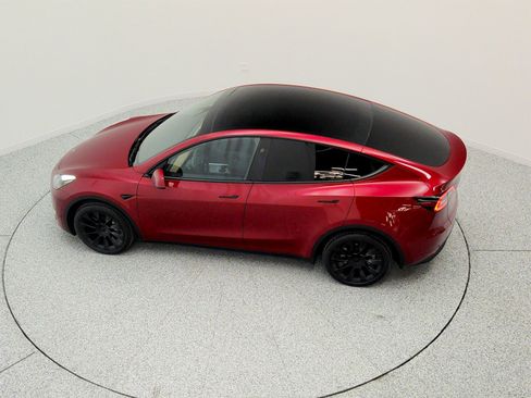 Used 2024 Tesla Model Y Long Range AWD/4WD image 28