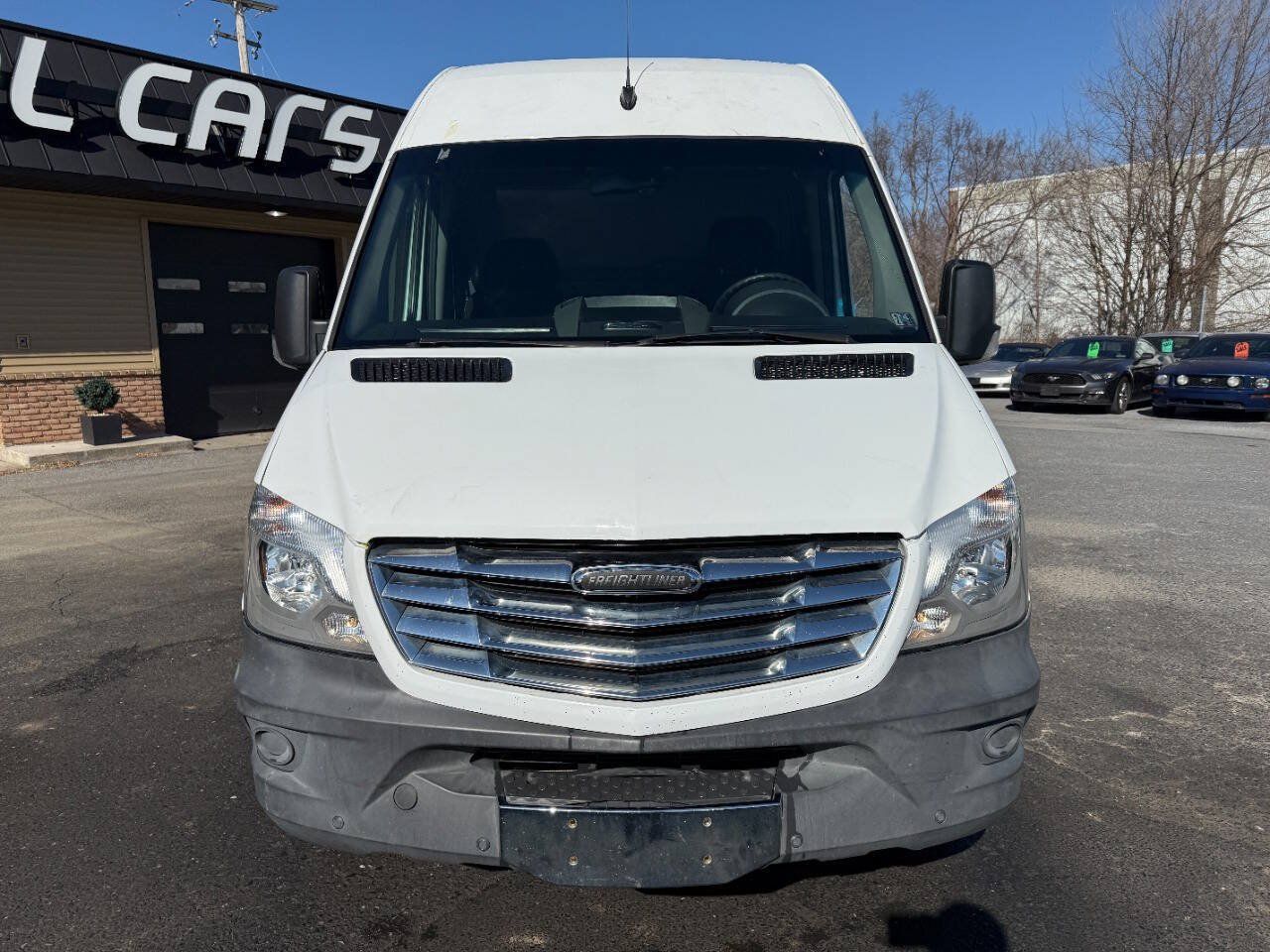 Used 2014 Freightliner Sprinter 3500 RWD image 2