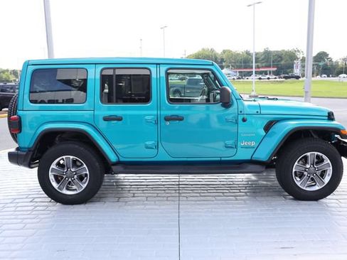 Used 2020 Jeep Wrangler Unlimited Sahara AWD/4WD image 6