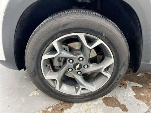 Used 2024 Chevrolet Trax LT w/ Driver Confidence Package image 25