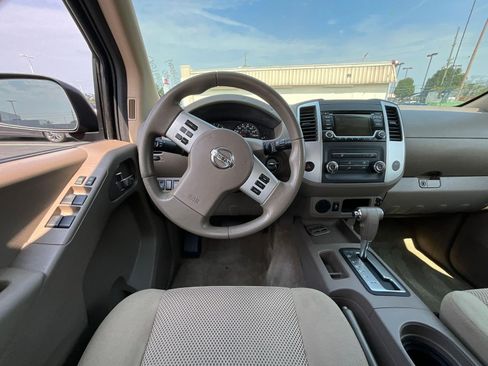 Used 2018 Nissan Frontier SV RWD image 8