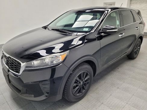 Used 2019 Kia Sorento L FWD image 2