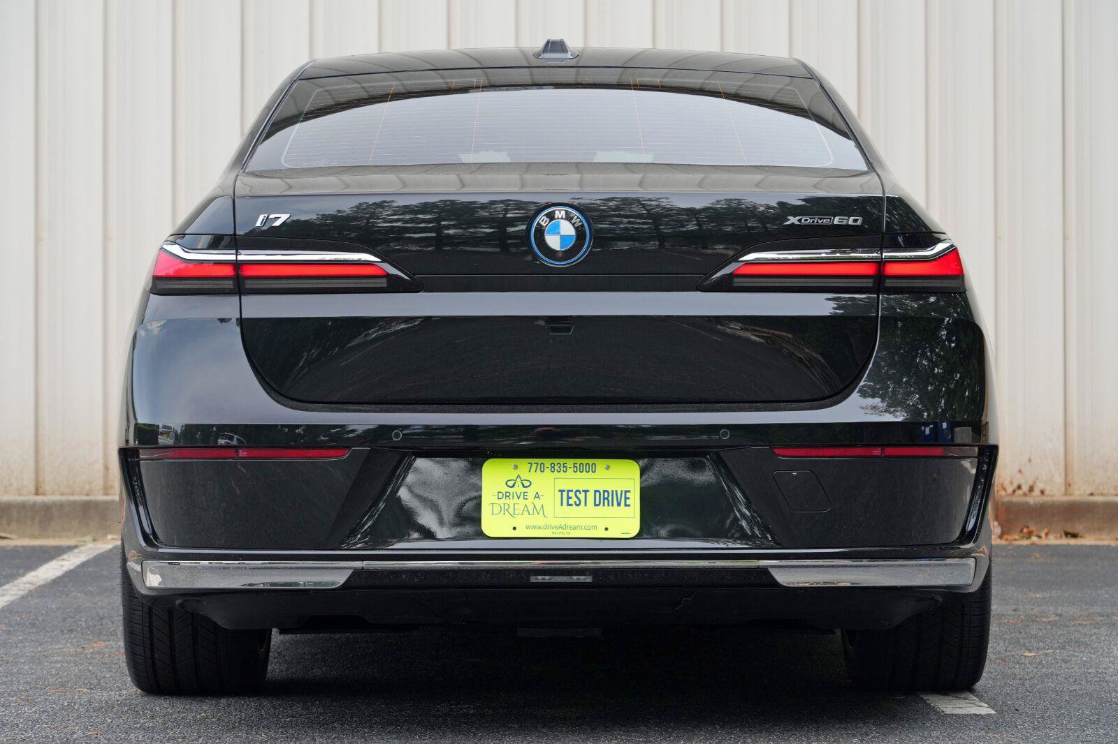 Used 2023 BMW i7 xDrive60 AWD/4WD image 11