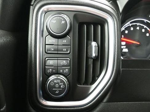 Used 2019 Chevrolet Silverado 1500 LTZ image 27