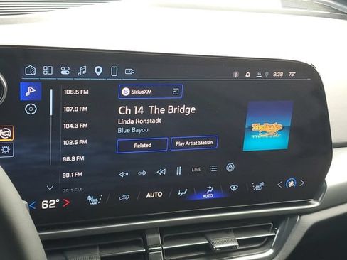 Certified 2024 Chevrolet Equinox EV RS FWD image 25
