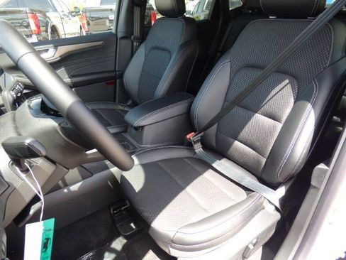 New 2025 Ford Escape SE image 26