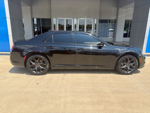 Used 2021 Chrysler 300 S RWD image 7