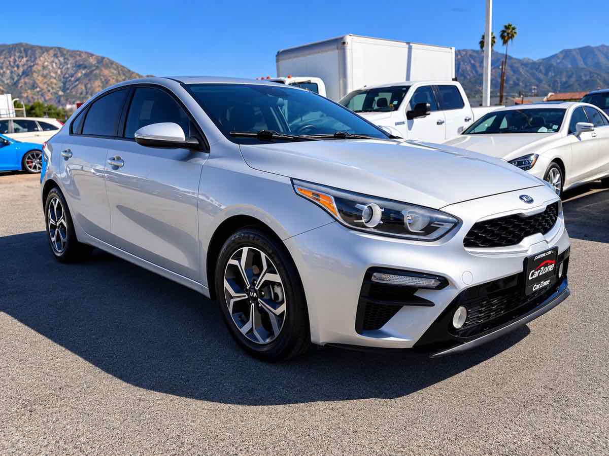 Used 2020 Kia Forte LXS FWD image 1