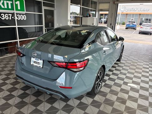 Used 2024 Nissan Sentra SV FWD image 6